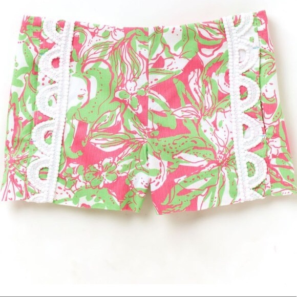 Lilly Pulitzer Liza “Forgot My Trunks”
Shorts - Picture 3 of 8
